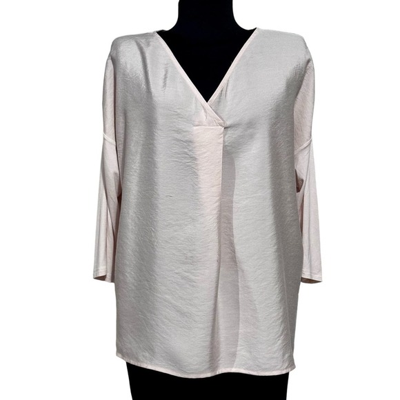 J. Jill Mixed-Media Relaxed V-Neck
Blouse in Blush, size Medium - Picture 2 of 13